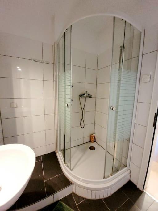 Grosse 3-Zimmer Wohnung, Zentrale Lage. Mülheim an der Ruhr Exteriör bild